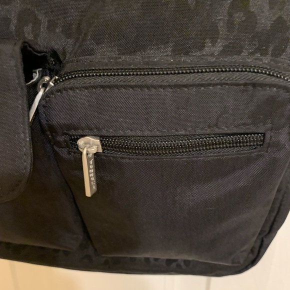 Baggallini Nylon Modern Crossbody 2 Front Pockets in Front Adjustment Strap NWOT - Picture 7 of 11